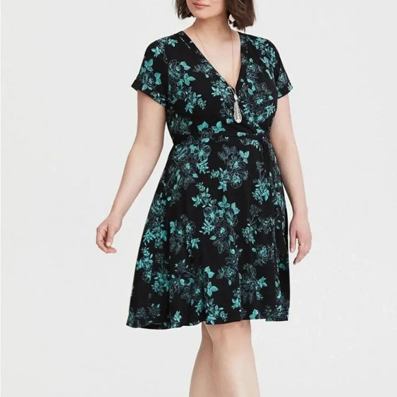 Torrid Dress Faux Wrap Midi Studio Knit Floral Flower Black Blue Plus Size 4X - Picture 1 of 12